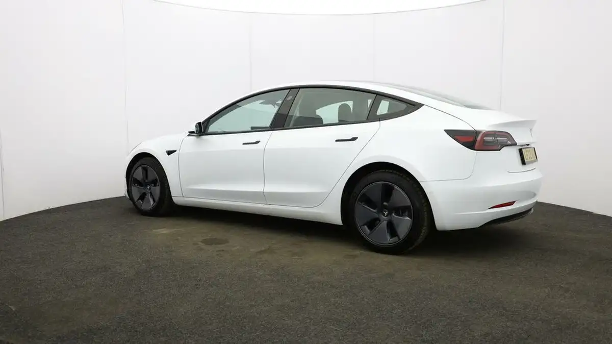 2021-tesla-model-3-e-standard-plus-big-42