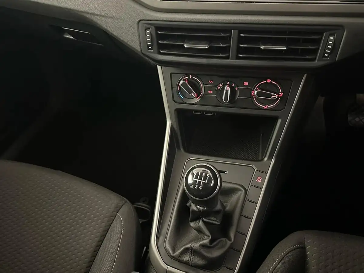 2019-volkswagen-polo-10-se-80ps-evo-big-26