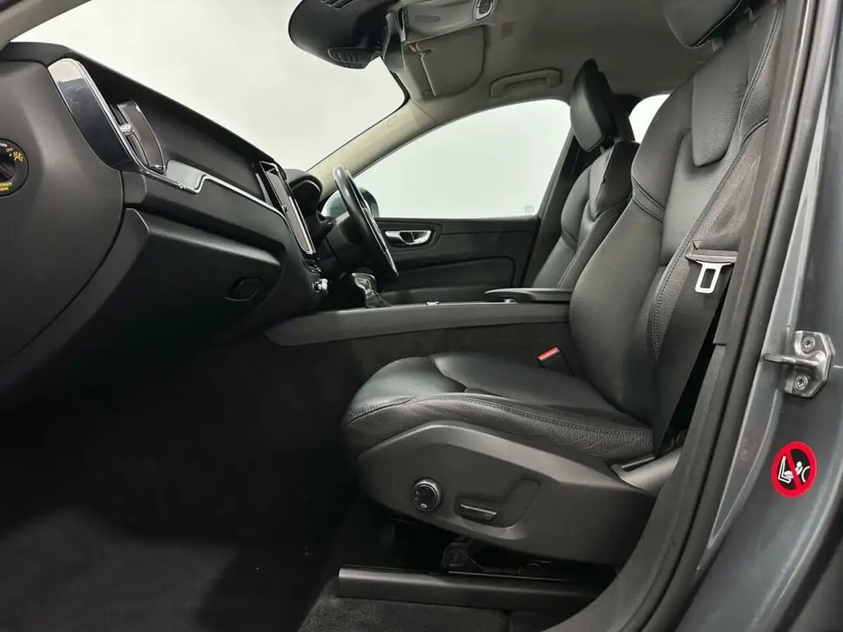 2017-volvo-xc60-20td-d4-momentum-pro-geartronic-big-32