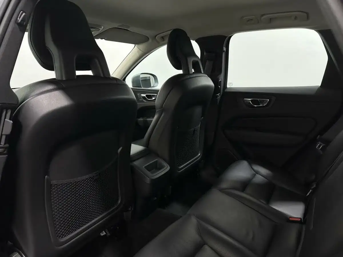 2017-volvo-xc60-20td-d4-momentum-pro-geartronic-big-36