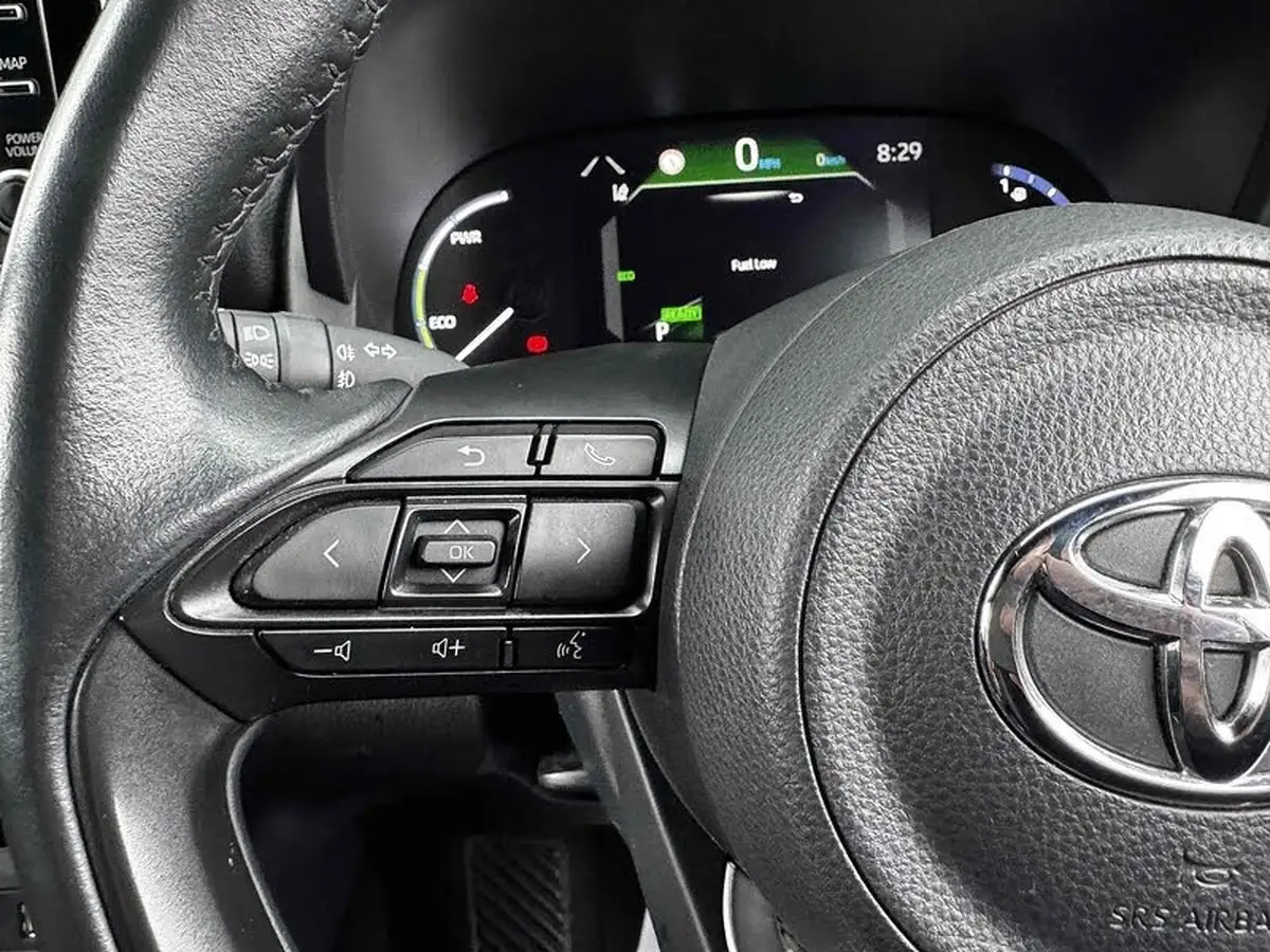 2022-toyota-yaris-15-vvt-i-design-panoramic-roof-big-40