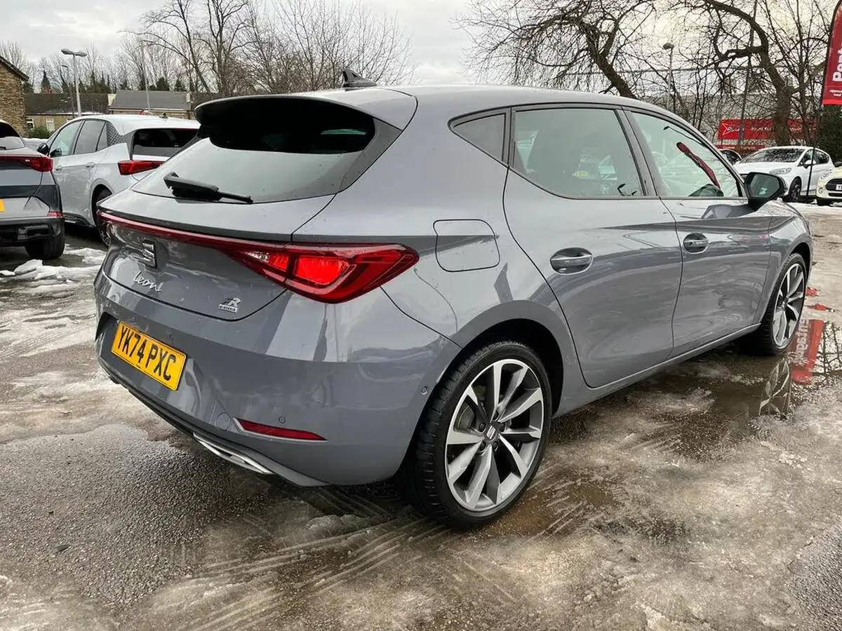 2024-seat-leon-14-e-hybrid-fr-sport-hatchback-big-36