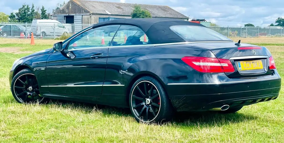 2011-mercedes-benz-e-class-21td-e220-cdi-se-21cdi-blue-f-cabriolet-2d-2143cc-auto-big-3
