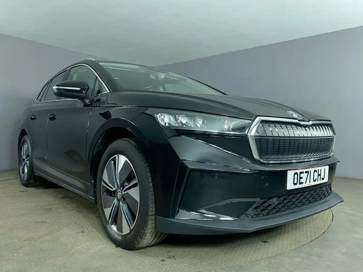 2022-skoda-enyaq-e-80-82-kwh-big-10