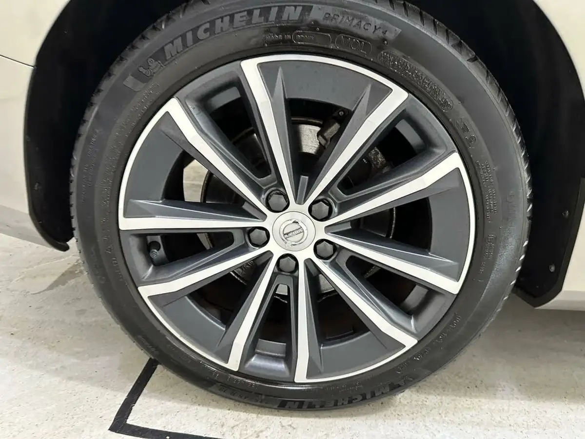 2021-volvo-v60-20-b3-momentum-161bhp-big-31