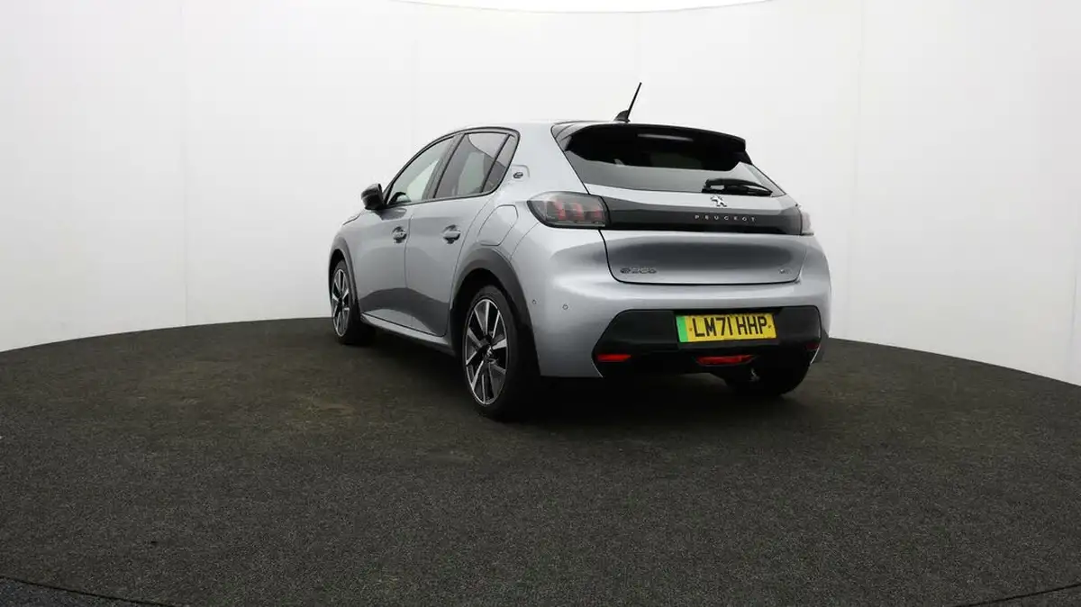 2021-peugeot-208-e-gt-premium-big-71