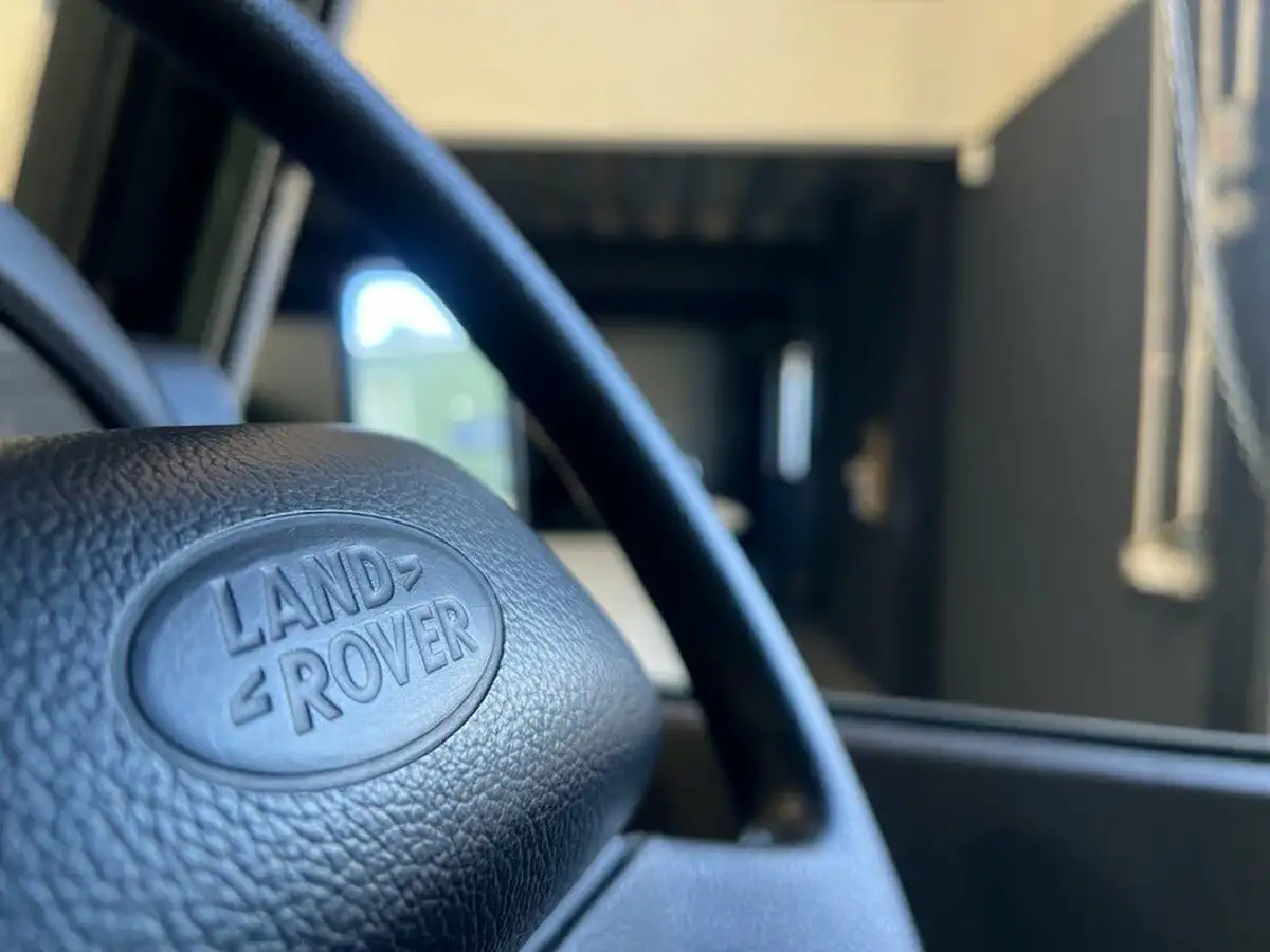 2012-land-rover-110-defender-22td-utility-station-wagon-5-drs-big-28