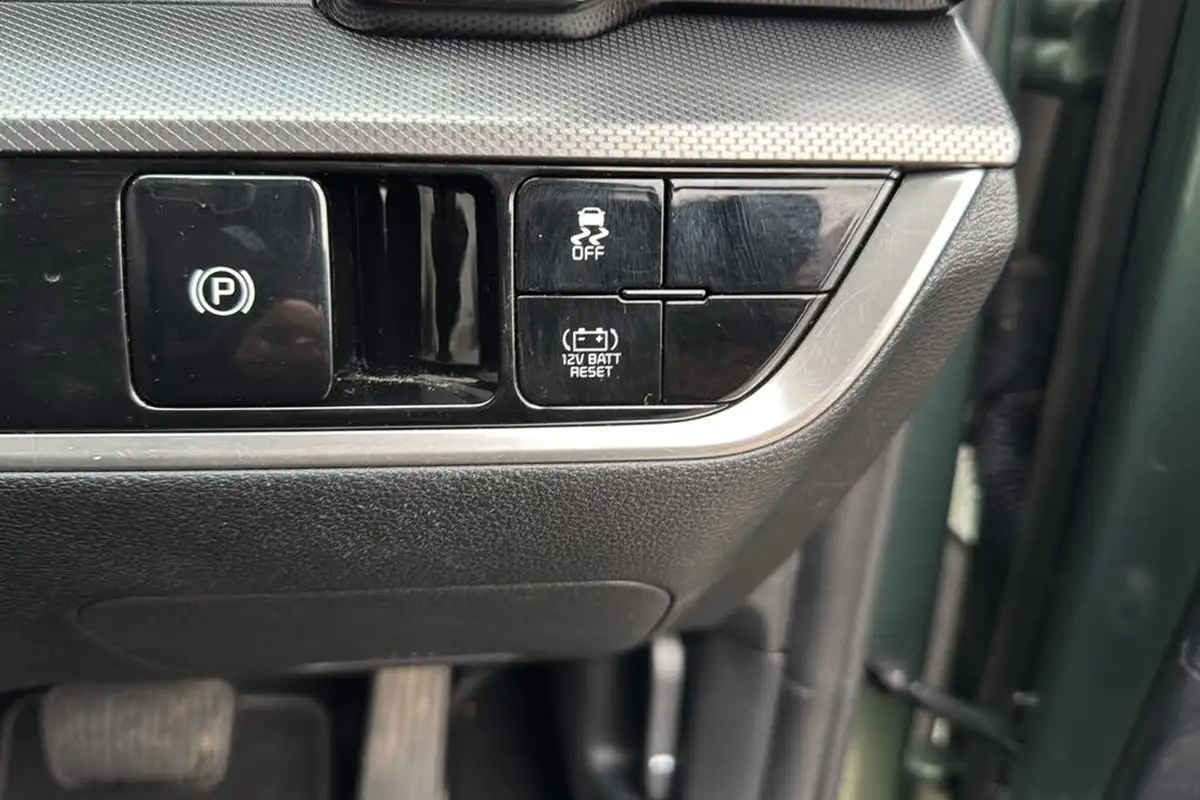 2022-kia-sportage-16-t-gdi-4-226bhp-hev-auto-big-32