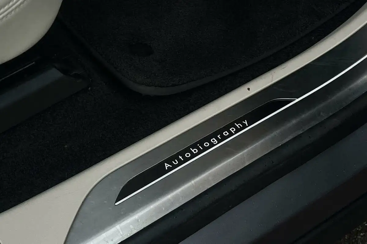 2022-land-rover-range-rover-30-p400-hse-big-42