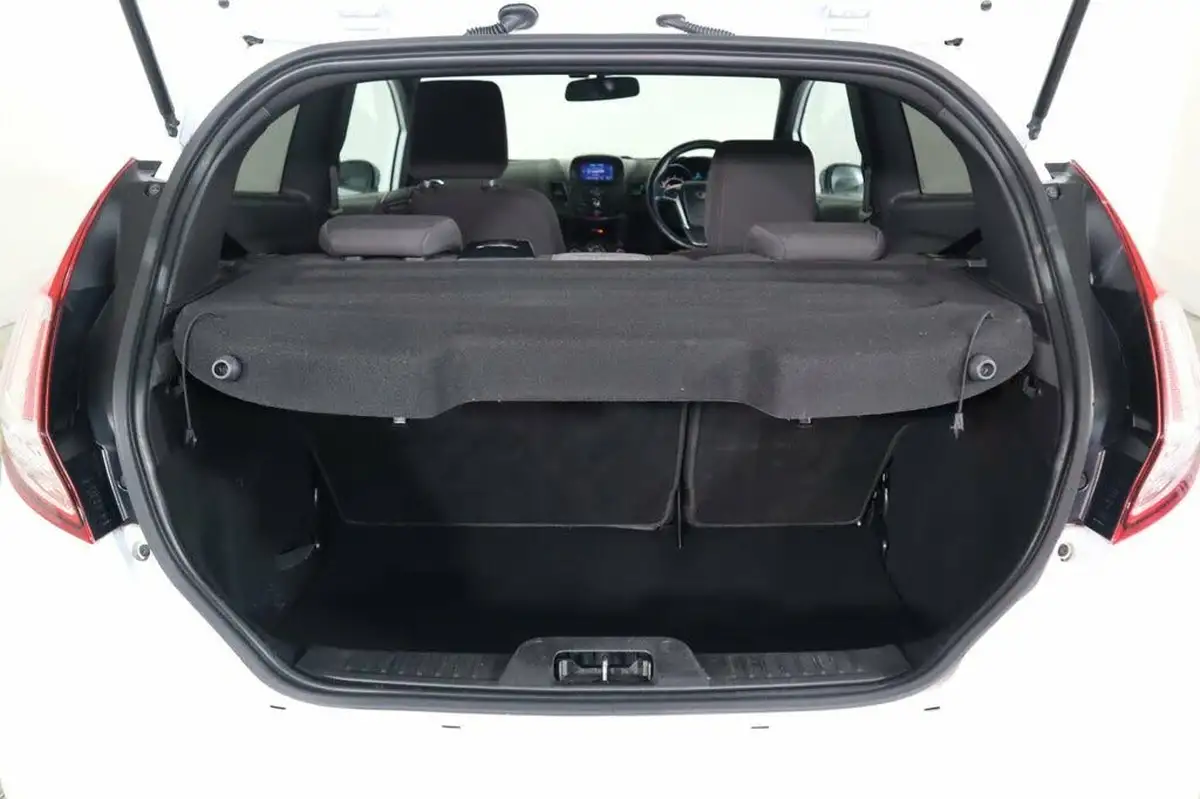 2017-ford-fiesta-10t-st-line-with-nav-125ps-3d-big-8