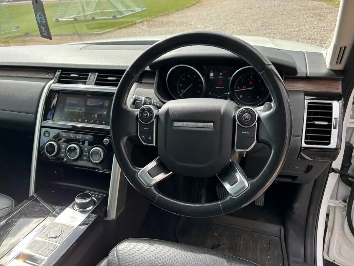 2018-land-rover-discovery-20sd4-hse-240pse6-4wd-panel-van-auto-big-17