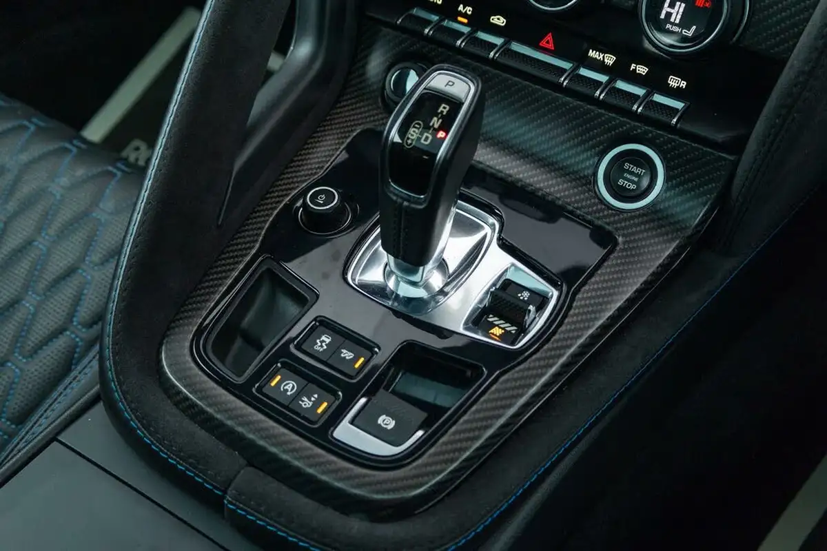2017-jaguar-f-type-50-v8-sc-svr-awd-coupe-big-13