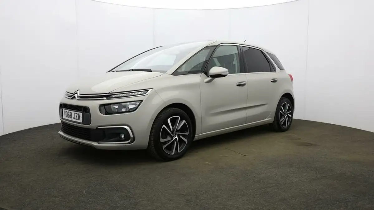 2018-citroen-c4-picasso-16bluehdi-flair-big-29