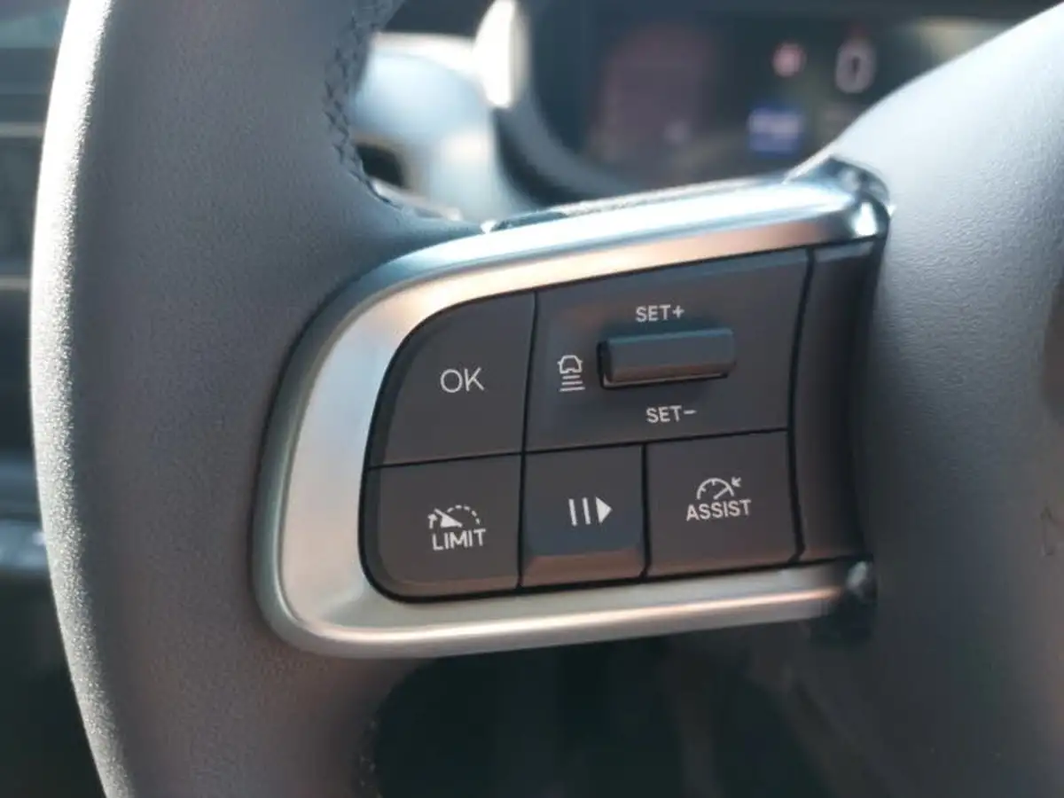 2025-jeep-avenger-12-gse-summit-big-14