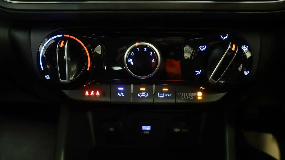 2022-hyundai-kona-10-t-gdi-se-connect-big-11