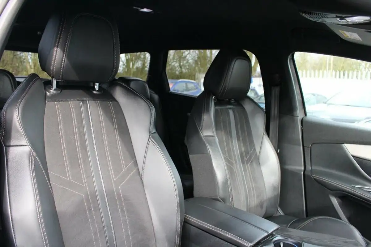 2021-peugeot-5008-suv-16-puretech-gt-big-12
