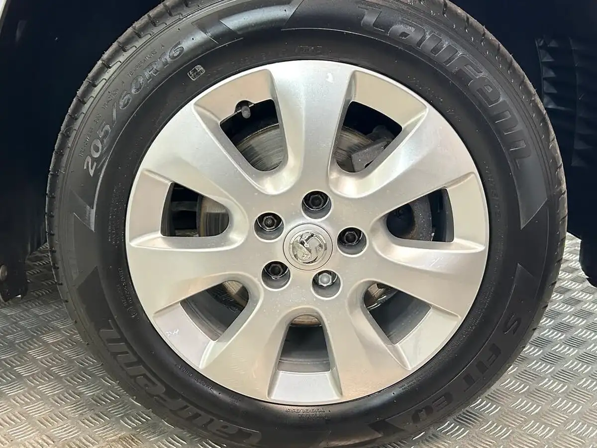 2021-vauxhall-combo-15cdti-griffin-2000-big-12