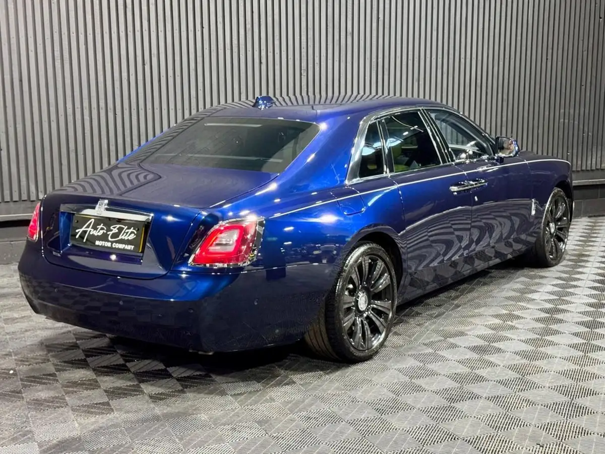 2024-rolls-royce-ghost-675-big-5