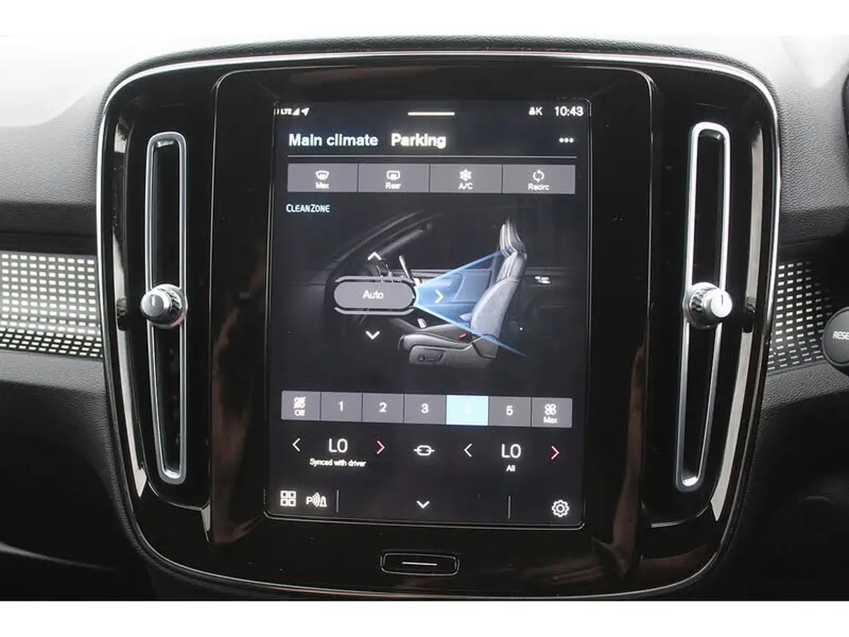 2021-volvo-xc40-e-twin-recharge-big-26