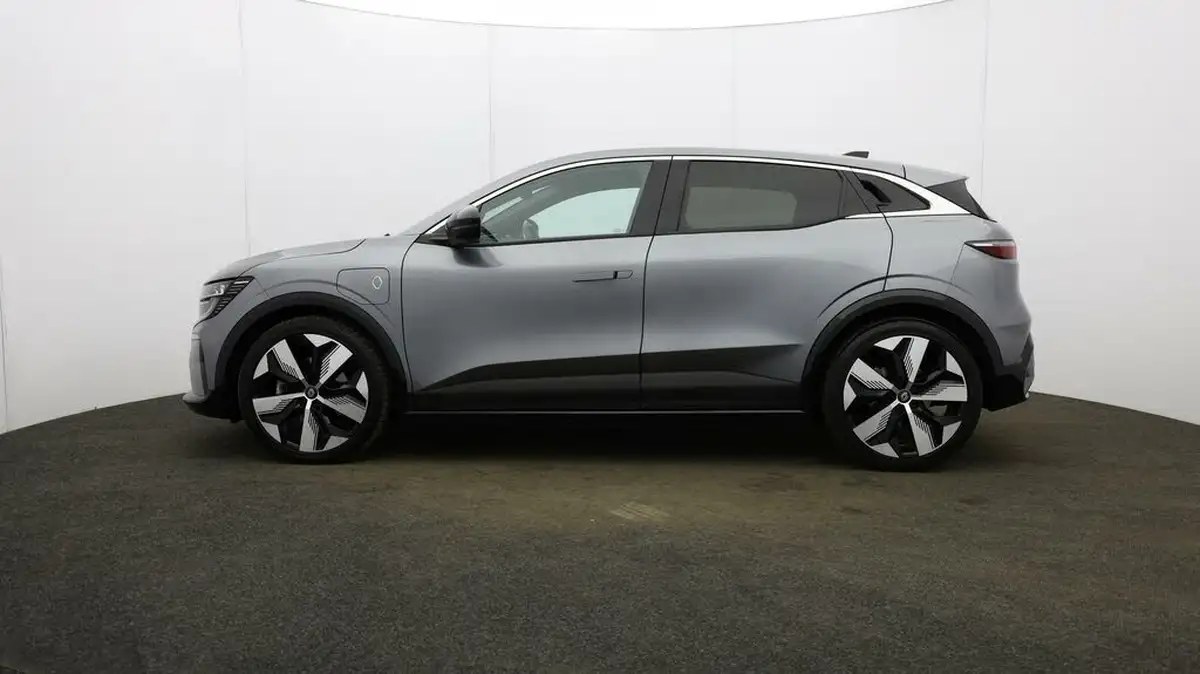 2023-renault-megane-e-tech-e-techno-big-60