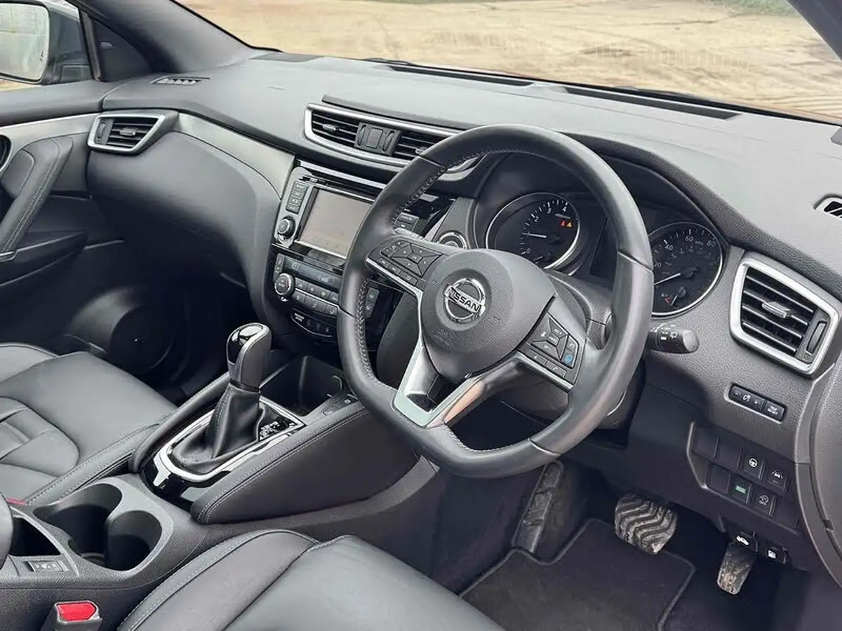 2020-nissan-qashqai-13-dig-t-tekna-160ps-19in-alloys-dct-big-12