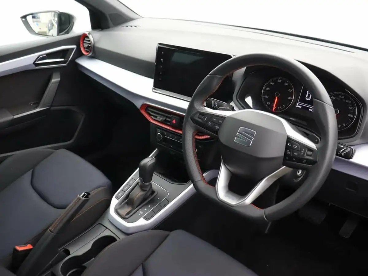 2022-seat-arona-15-tsi-fr-big-5