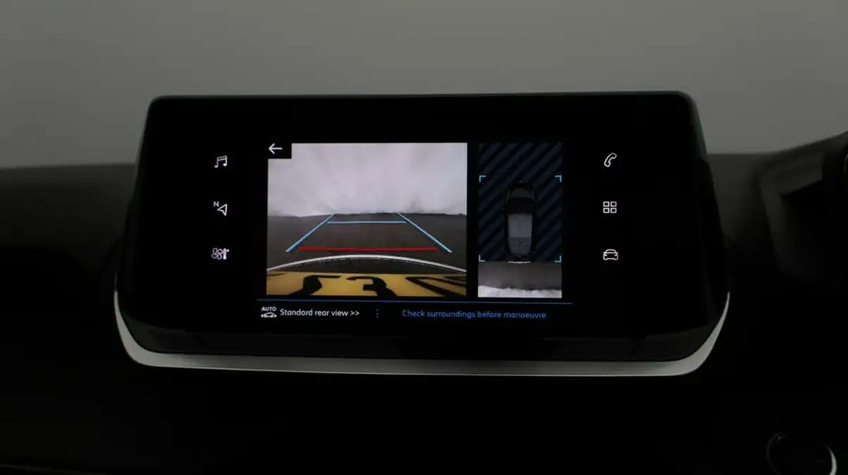 2023-peugeot-208-12-puretech-allure-premium-130ps-eat8-big-27
