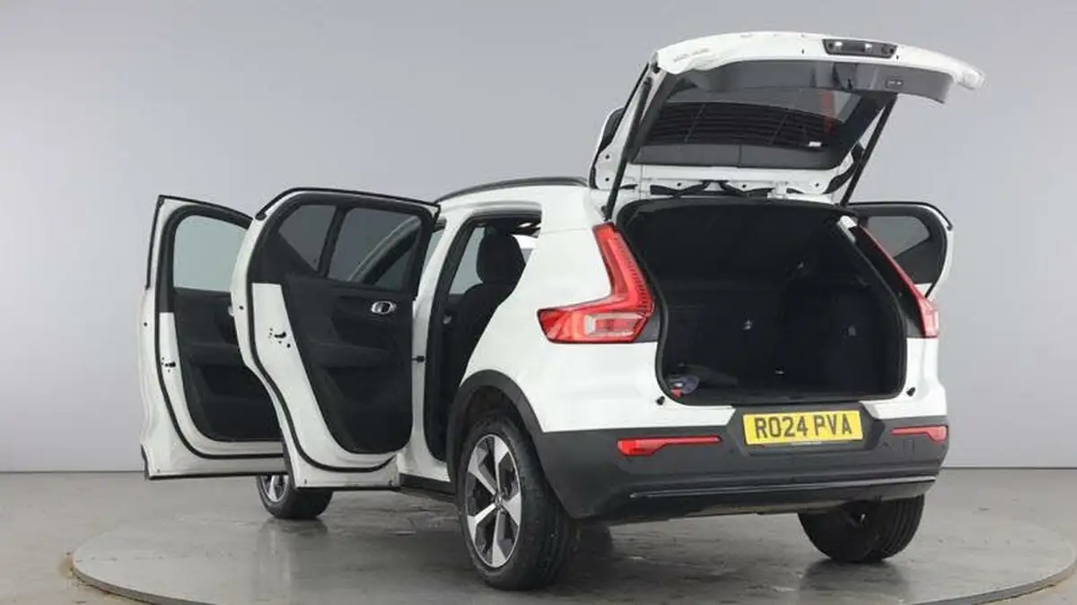 2024-volvo-xc40-20-b4-plus-big-10