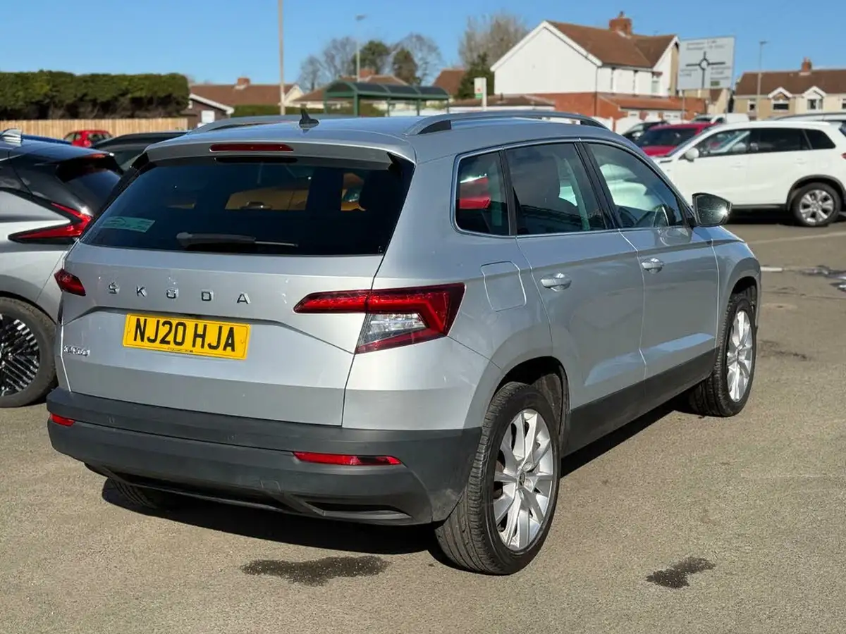 2020-skoda-karoq-10-tsi-se-l-115ps-big-18