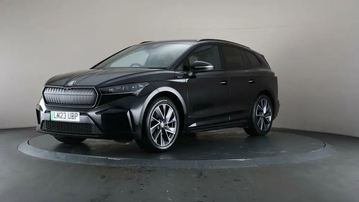2023-skoda-enyaq-e-80-sportline-big-41