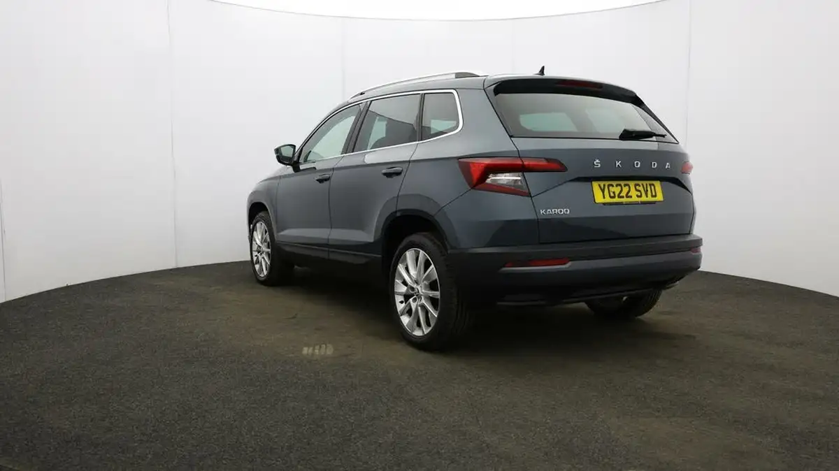 2022-skoda-karoq-15-tsi-se-l-big-36