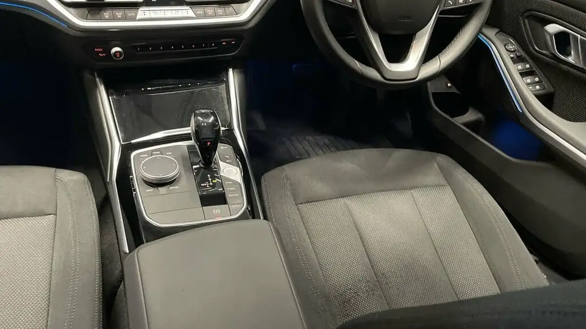 2021-bmw-3-series-20-330e-se-pro-saloon-4d-big-14