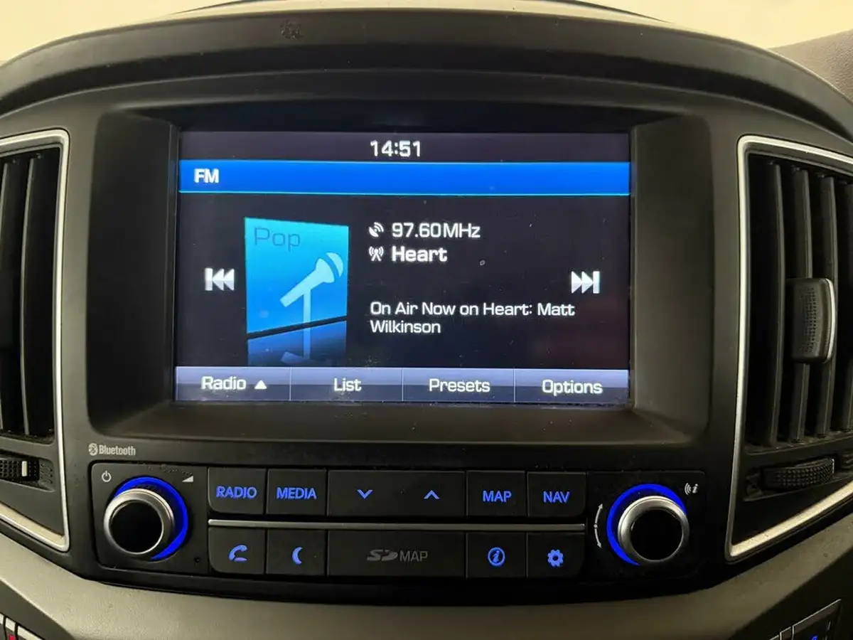 2019-hyundai-i800-25crdi-se-nav-136ps-big-62