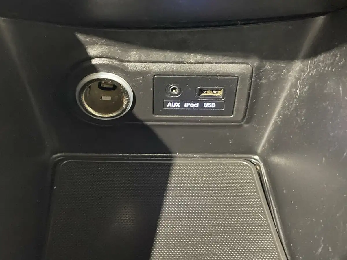 2014-hyundai-ix20-14-active-90ps-big-35