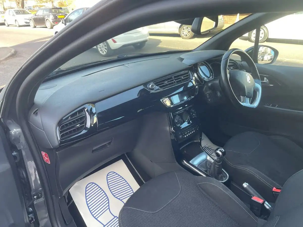 2014-citroen-ds3-16-dstyle-plus-vti-120bhp-big-11
