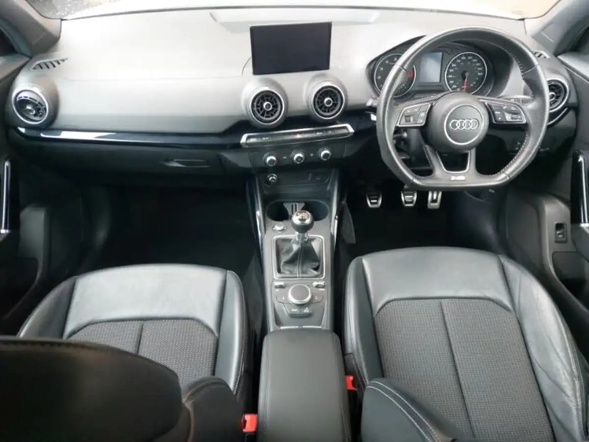 2019-audi-q2-10-30-tfsi-black-edition-big-2