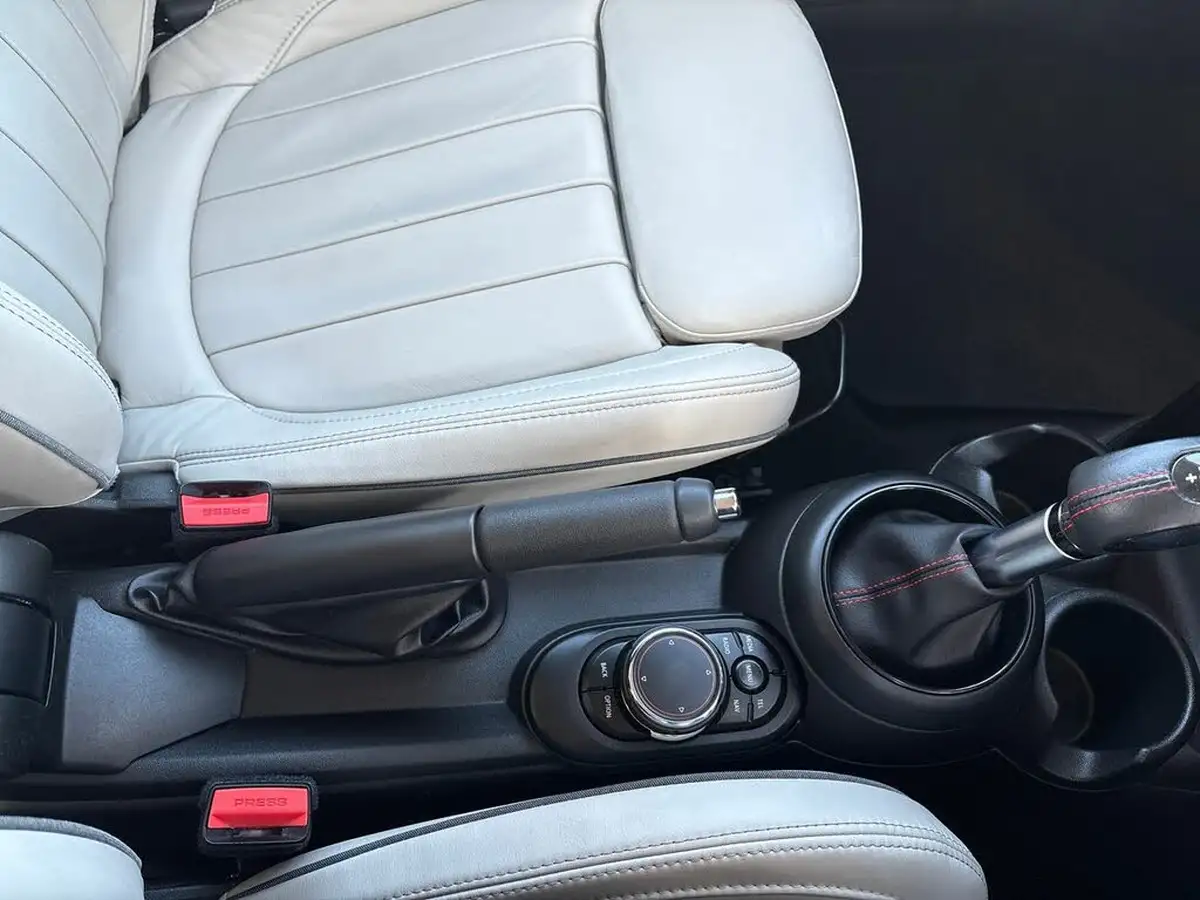 2017-mini-cooper-20-cooper-s-ss-hatchback-3d-sport-auto-big-36