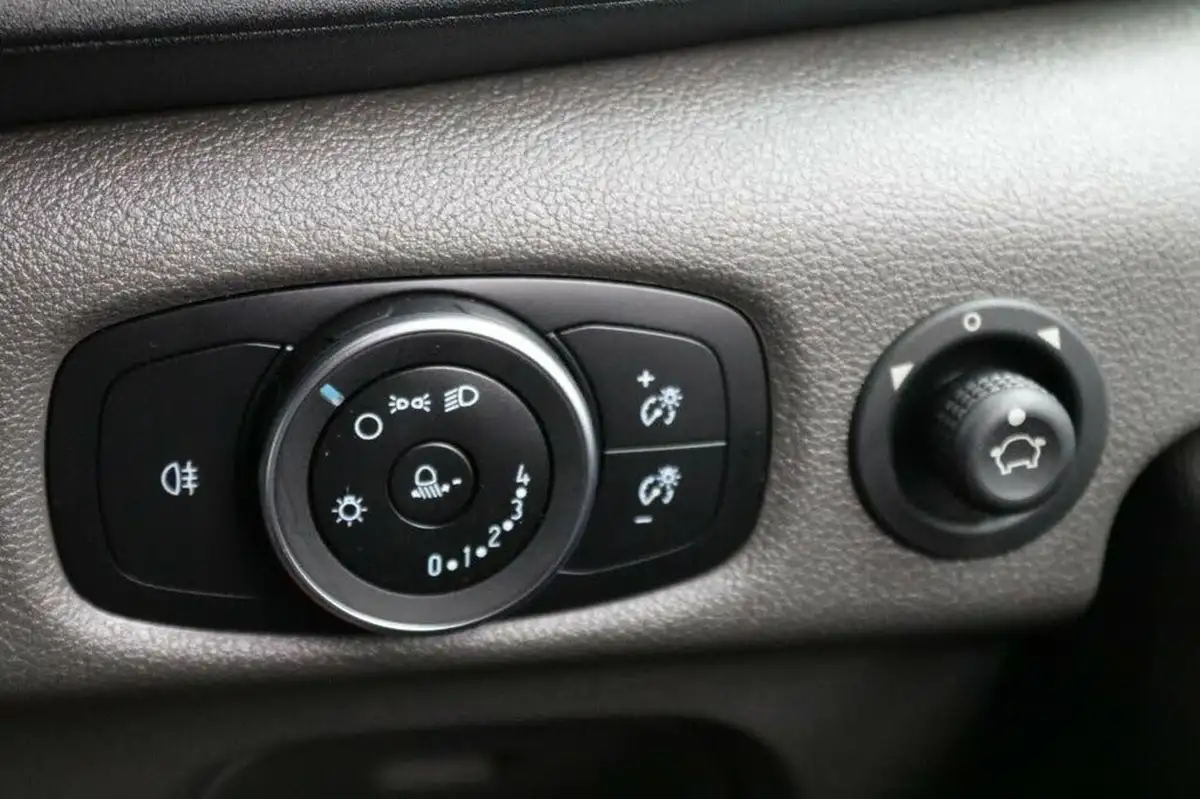 2023-ford-transit-20tdci-350-l2h1-leader-130pseu6dt-fwd-cab-big-59