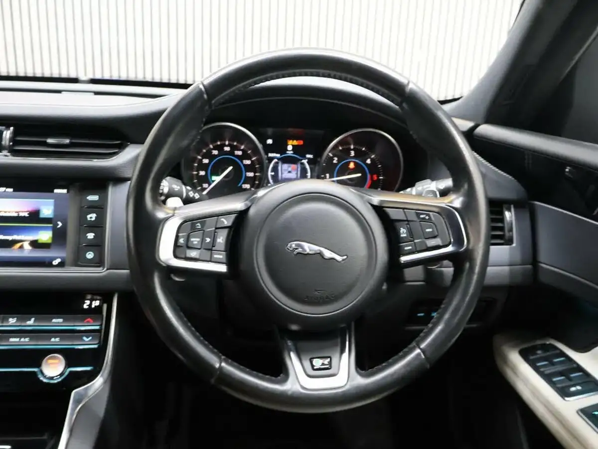 2018-jaguar-xf-20td-r-sport-240ps-awd-saloon-4d-1998cc-auto-big-42