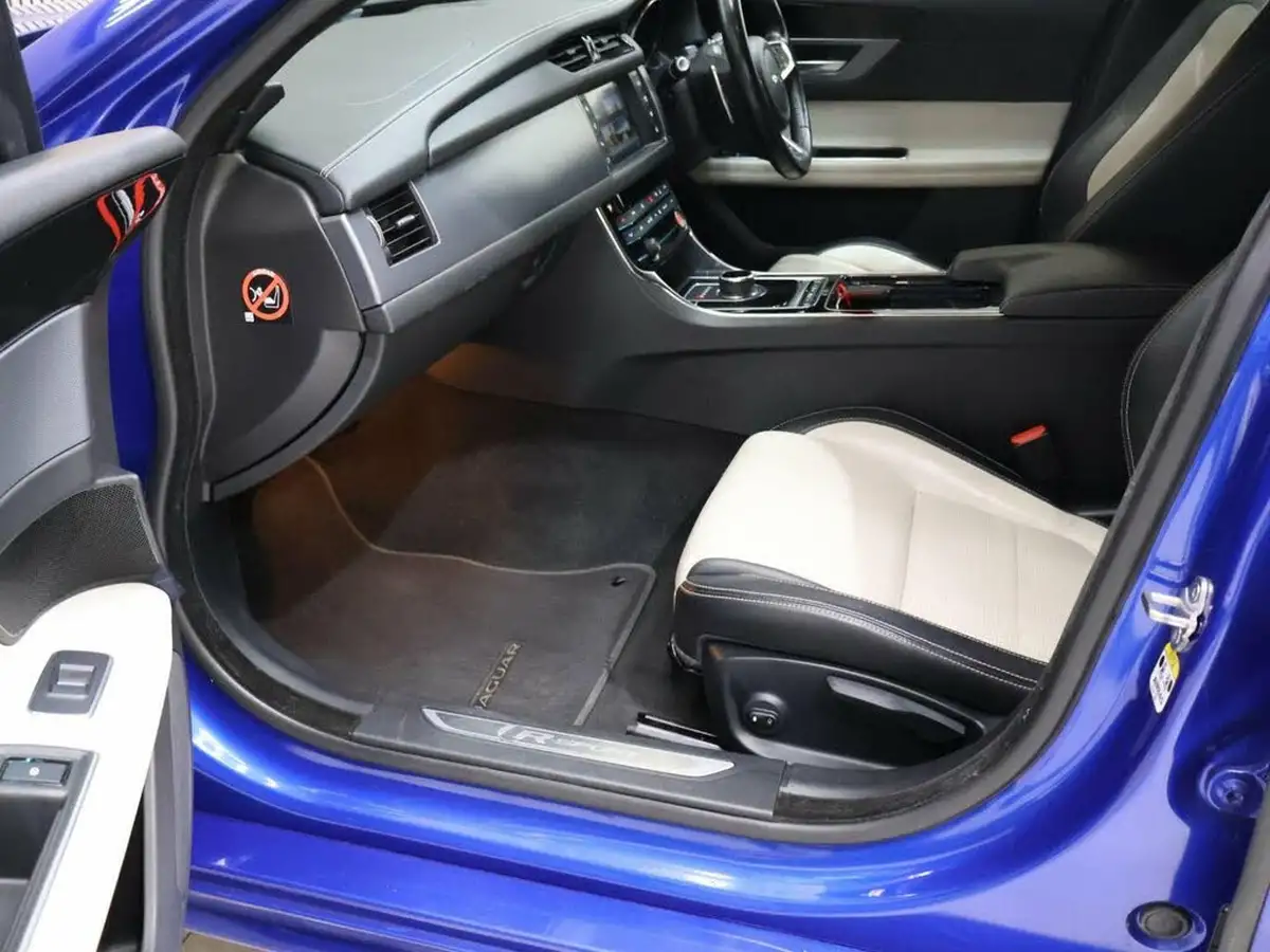 2018-jaguar-xf-20td-r-sport-240ps-awd-saloon-4d-1998cc-auto-big-14