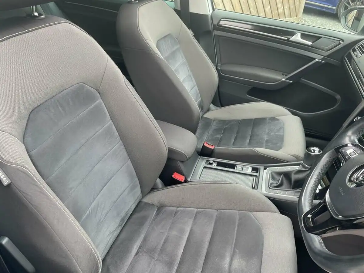 2017-volkswagen-golf-20tdi-gt-edition-5d-big-10