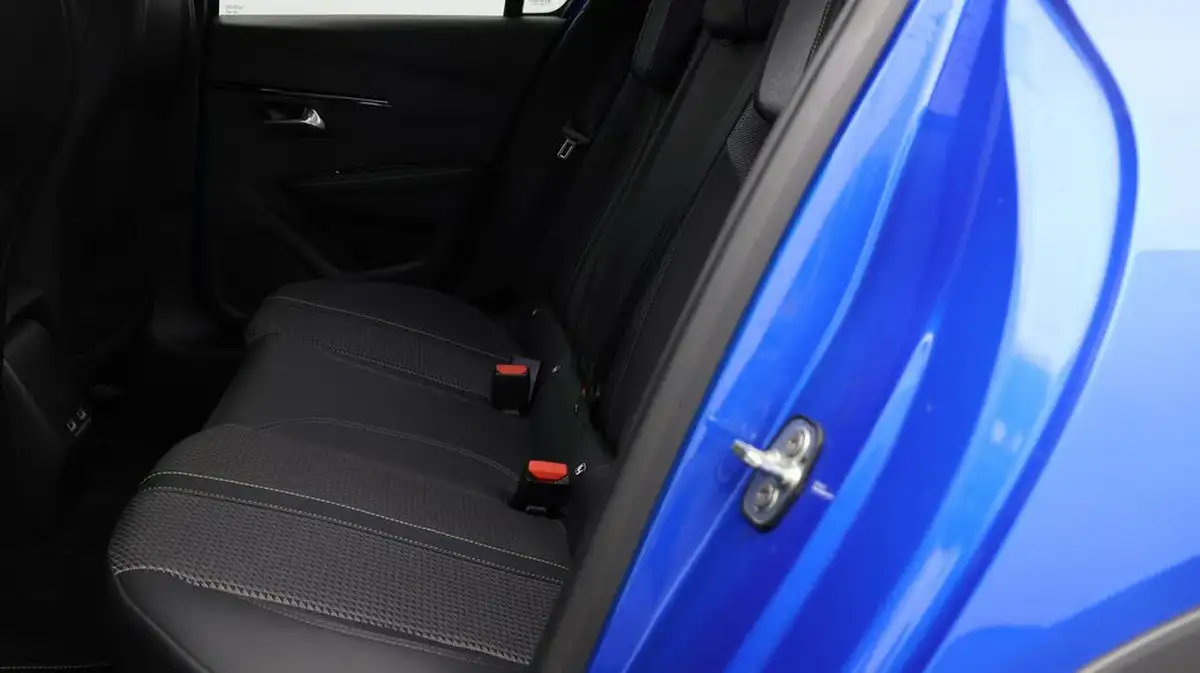 2022-peugeot-208-15-bluehdi-gt-100bhp-big-15