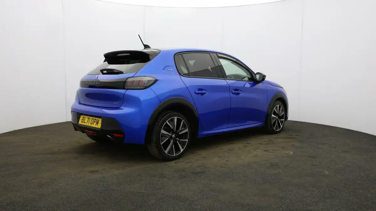 2022-peugeot-208-15-bluehdi-gt-100bhp-big-57