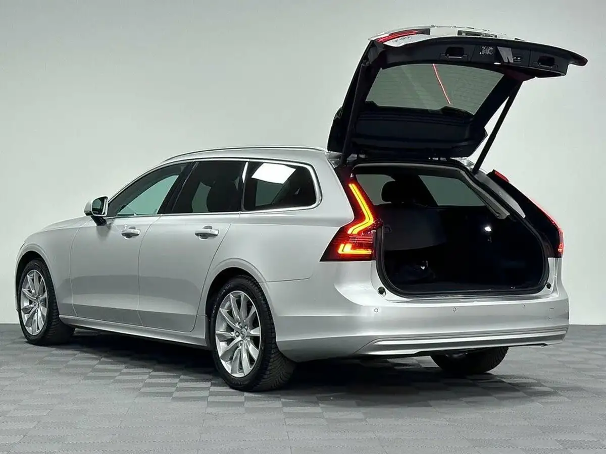 2021-volvo-v90-20-b4-momentum-big-19
