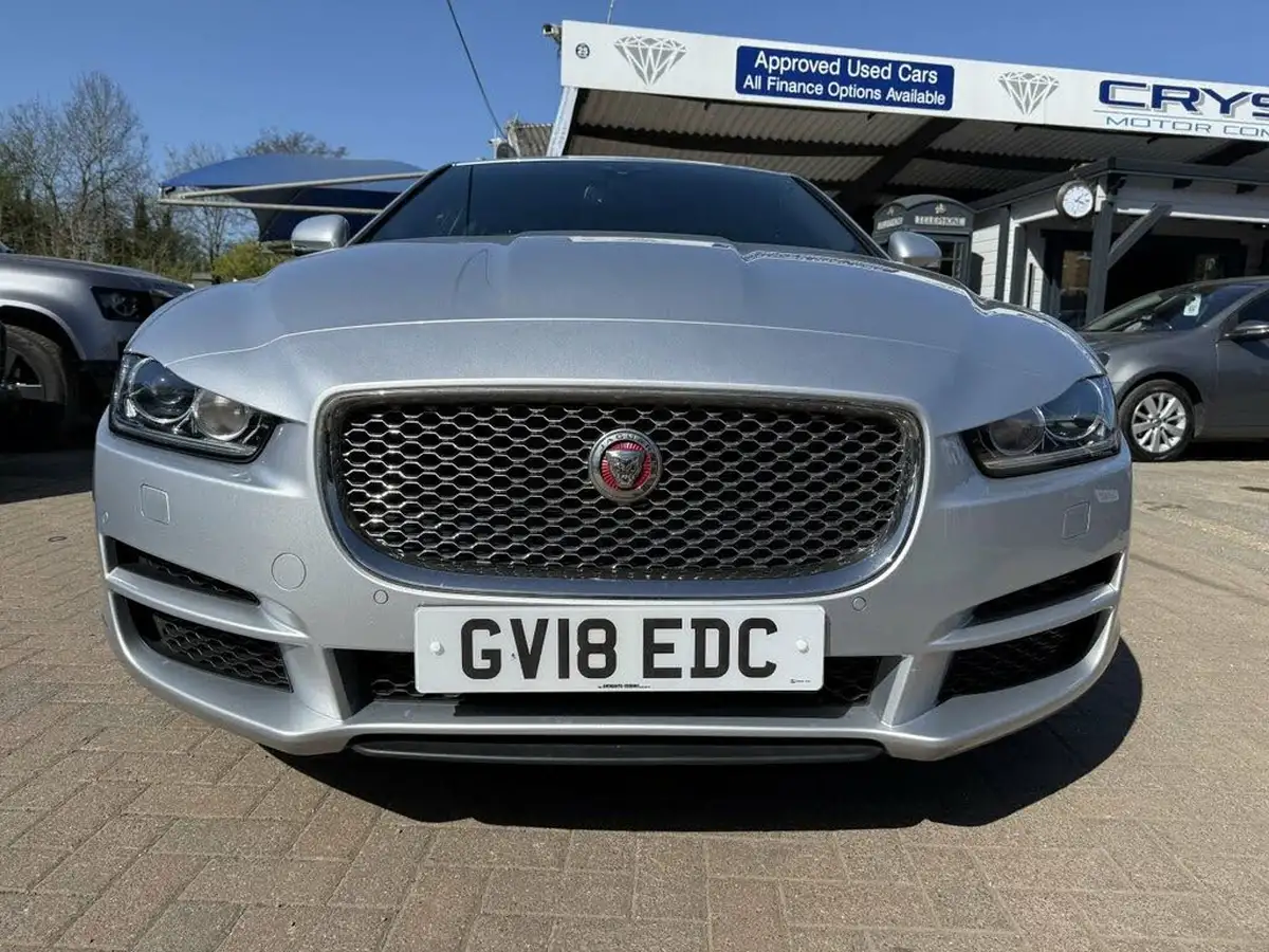 2018-jaguar-xe-20i-portfolio-249ps-1998cc-big-5