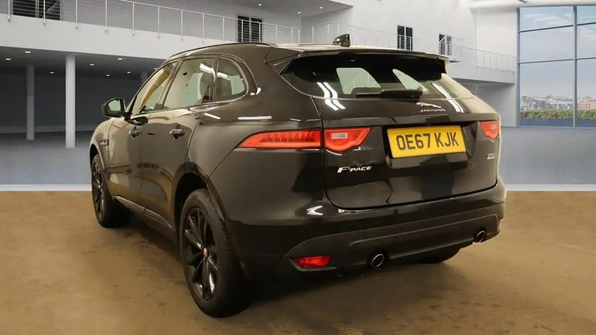 2017-jaguar-f-pace-20-i4d-r-sport-240ps-awd-ss-auto-big-6