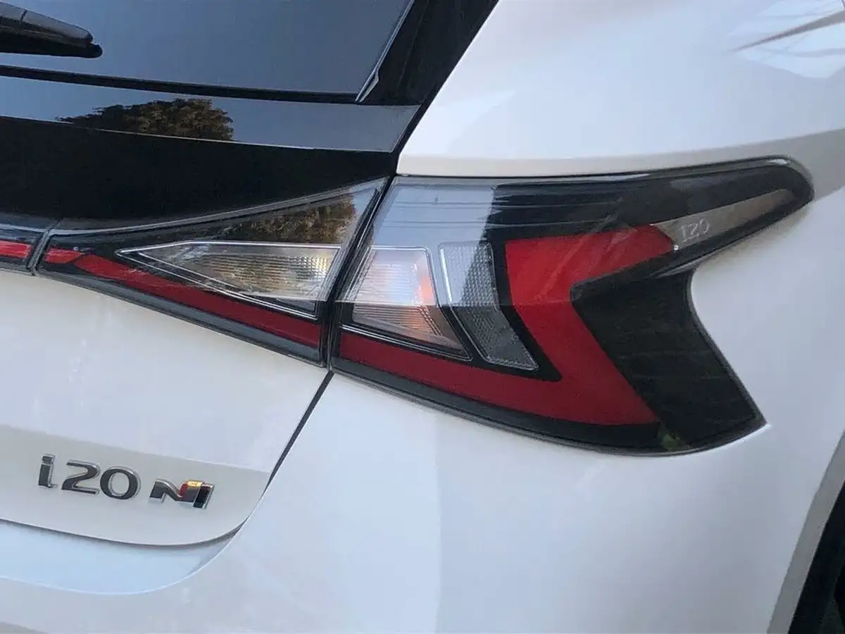 2022-hyundai-i20-n-16-t-gdi-big-21