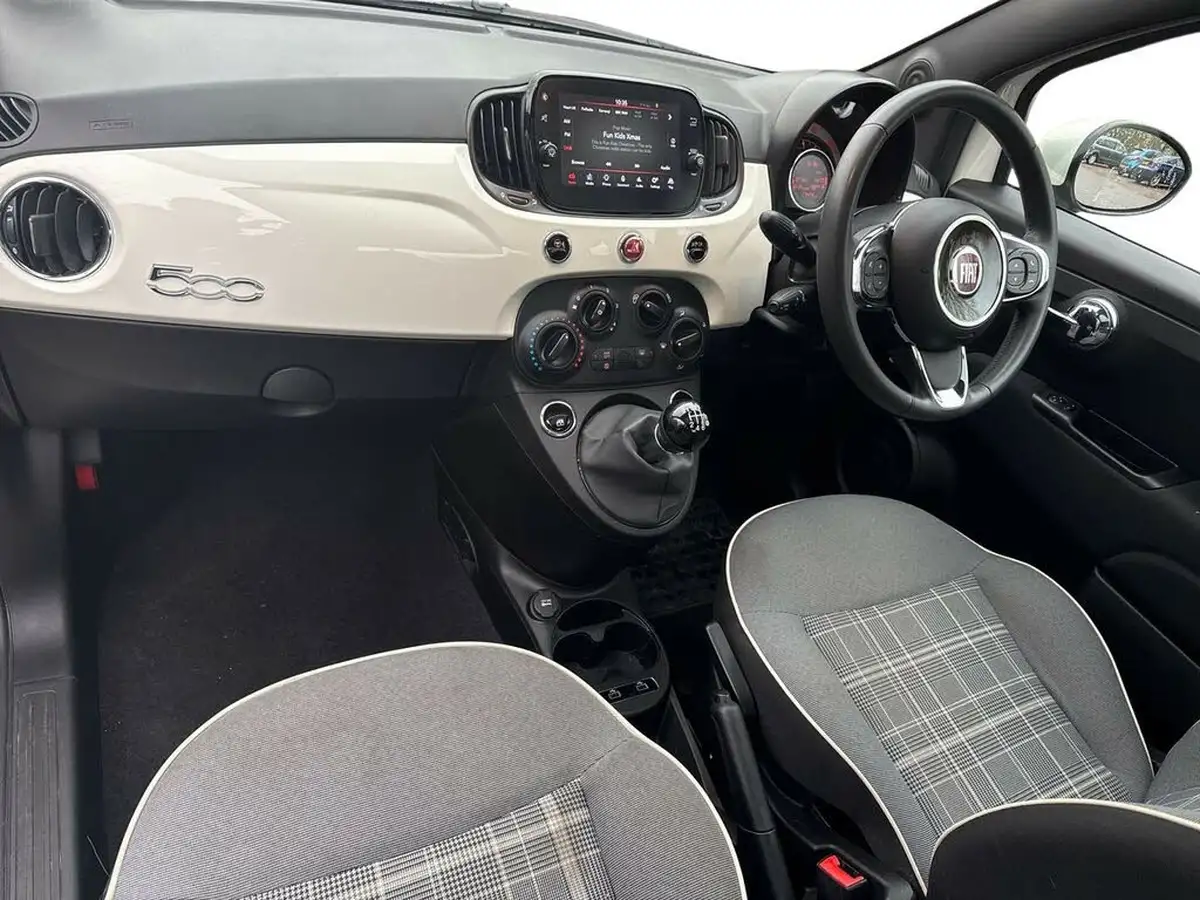 2021-fiat-500-10-lounge-big-12