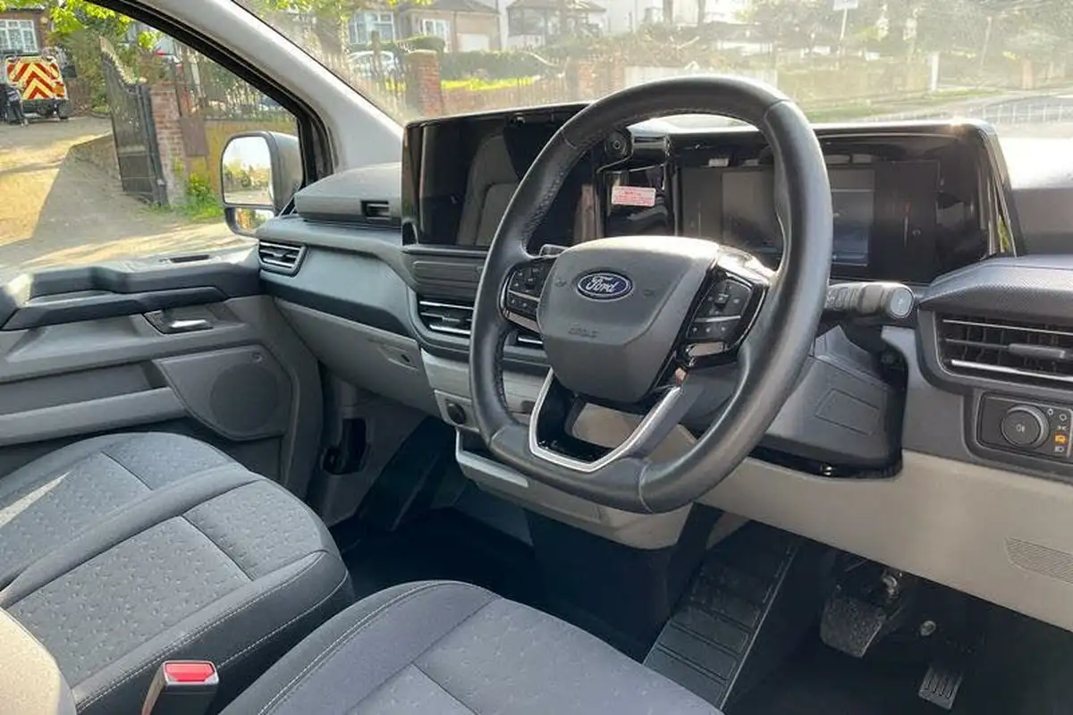 2024-ford-transit-custom-e-320-l1h1-limited-136ps-panel-van-big-13