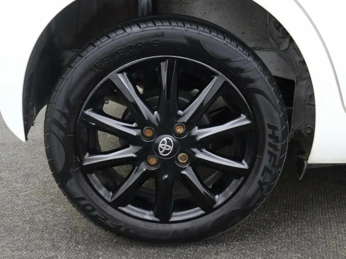 2017-toyota-aygo-10-vvt-i-x-press-71bhp-x-shift-big-6